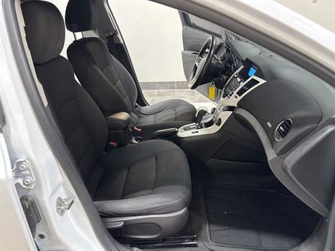 Used 2014 Chevrolet Cruze LT w/ RS Package image 19