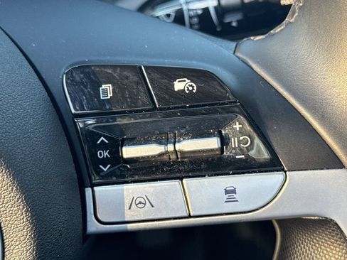 Used 2025 Hyundai Elantra SEL w/ Cargo Package FWD image 26
