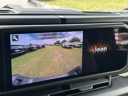 New 2026 Jeep Gladiator Willys AWD/4WD image 38