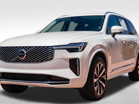 Certified 2026 Volvo XC90 B5 Core AWD/4WD image 3