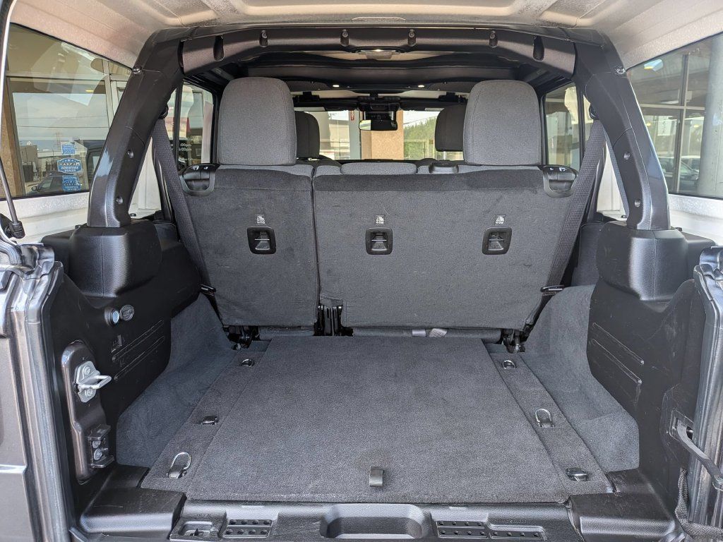 Used 2025 Jeep Wrangler Unlimited Sport AWD/4WD image 28