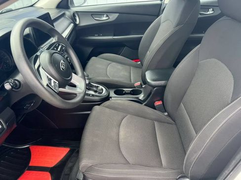 Used 2020 Kia Forte LXS FWD image 19