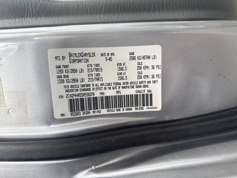 Used 2005 Chrysler Town & Country LX w/ Popular Equipment Group II FWD image 17