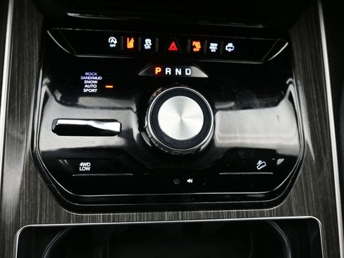 Used 2022 Jeep Wagoneer Series III w/ Flexible Seating Group image 28