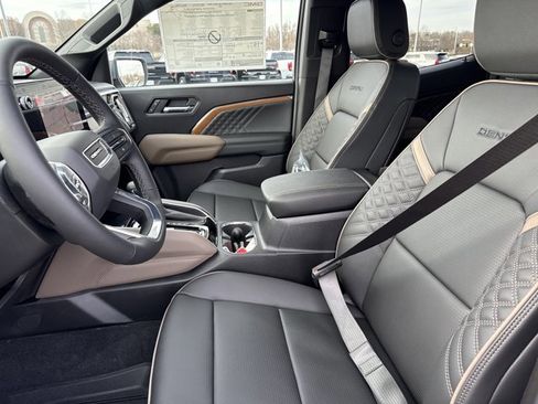 New 2026 GMC Canyon Denali image 5
