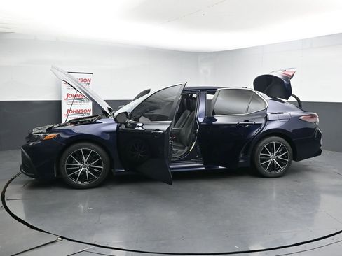 Used 2022 Toyota Camry SE FWD image 39