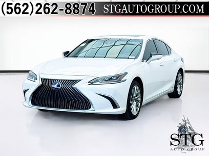 Used 2021 Lexus ES 300h w/ Luxury Package