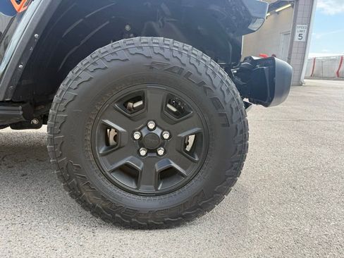 Used 2021 Jeep Gladiator Mojave AWD/4WD image 4