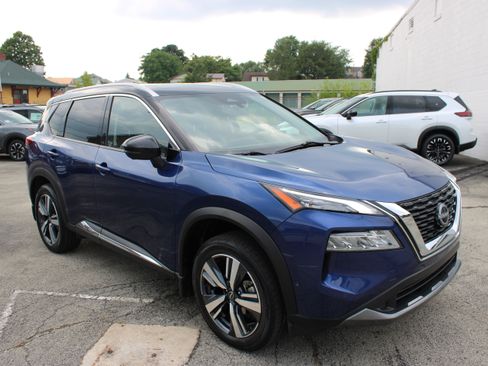 Certified 2023 Nissan Rogue SL w/ SL Premium Package AWD/4WD image 10