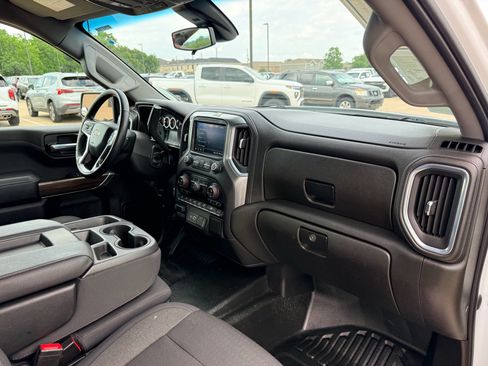 Used 2021 Chevrolet Silverado 1500 LT w/ Safety Package II AWD/4WD image 16