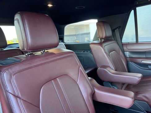 Used 2024 Ford Expedition Limited image 24