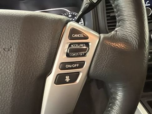 Used 2022 Nissan Titan SV w/ SV Convenience Package AWD/4WD image 17