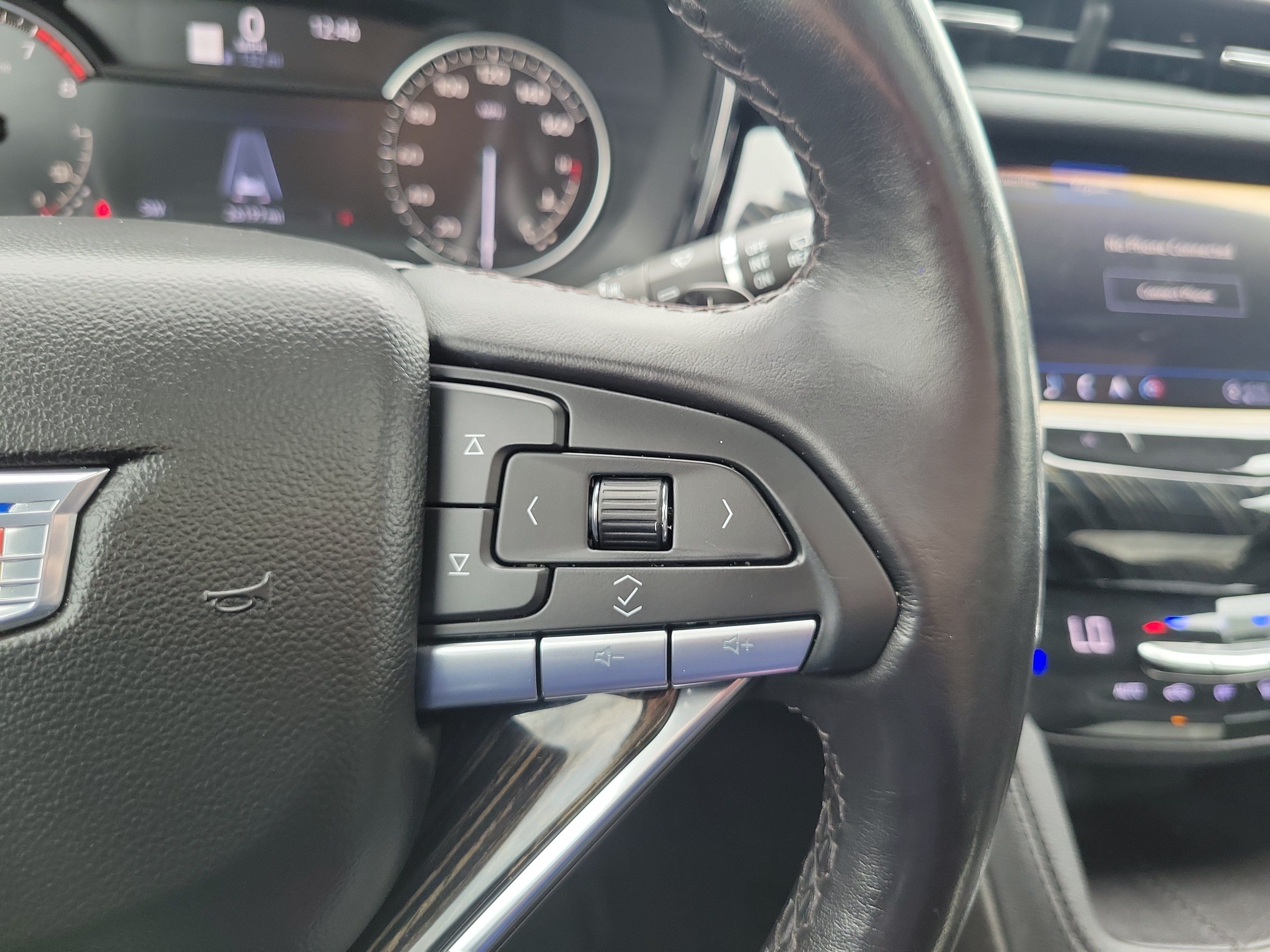 Used 2023 Cadillac XT6 Premium Luxury FWD image 22