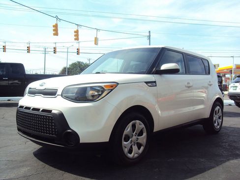 Used 2015 Kia Soul FWD image 3
