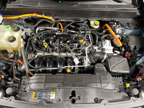 Used 2022 Ford Maverick Lariat w/ Lariat Luxury Package FWD image 9