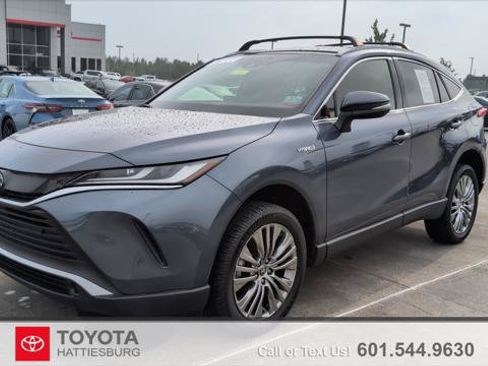 Certified 2021 Toyota Venza XLE AWD/4WD image 1