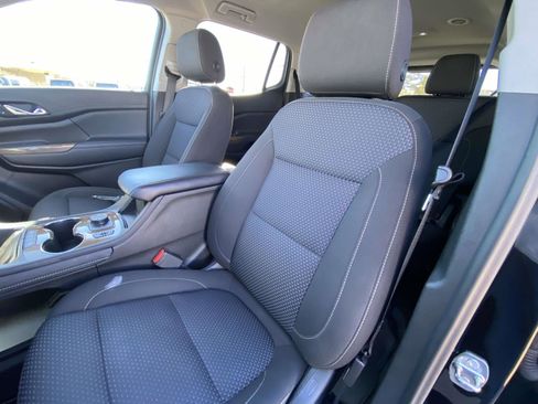 Used 2022 GMC Acadia SLE w/ Driver Convenience Package image 13