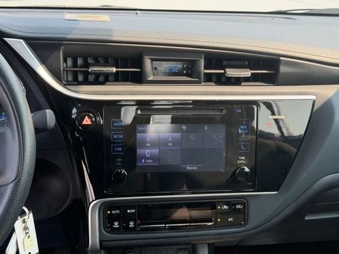 Used 2017 Toyota Corolla LE w/ Carpet Mat Package (TMS) FWD image 15