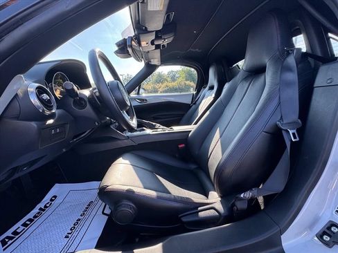 Used 2019 MAZDA MX-5 Miata Grand Touring RWD image 14