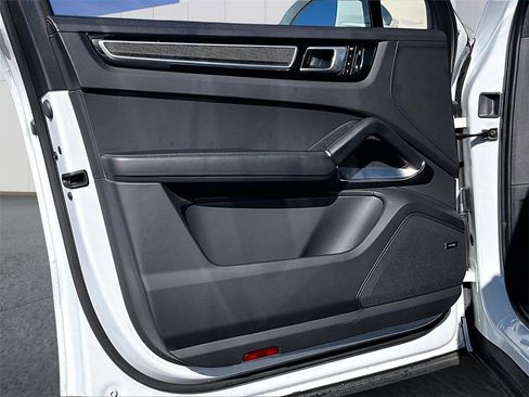 Certified 2023 Porsche Cayenne Turbo S image 19