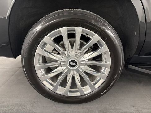 Used 2023 Cadillac Escalade Premium Luxury w/ LPO, Floor Liner Package AWD/4WD image 9