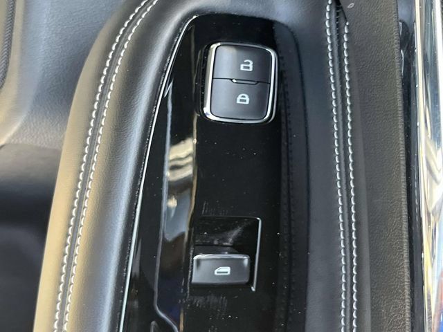 Used 2022 Lincoln Corsair Reserve w/ Equipment Group 201A AWD/4WD image 19