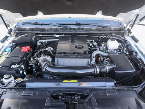 Used 2024 Nissan Frontier Pro-X RWD image 16