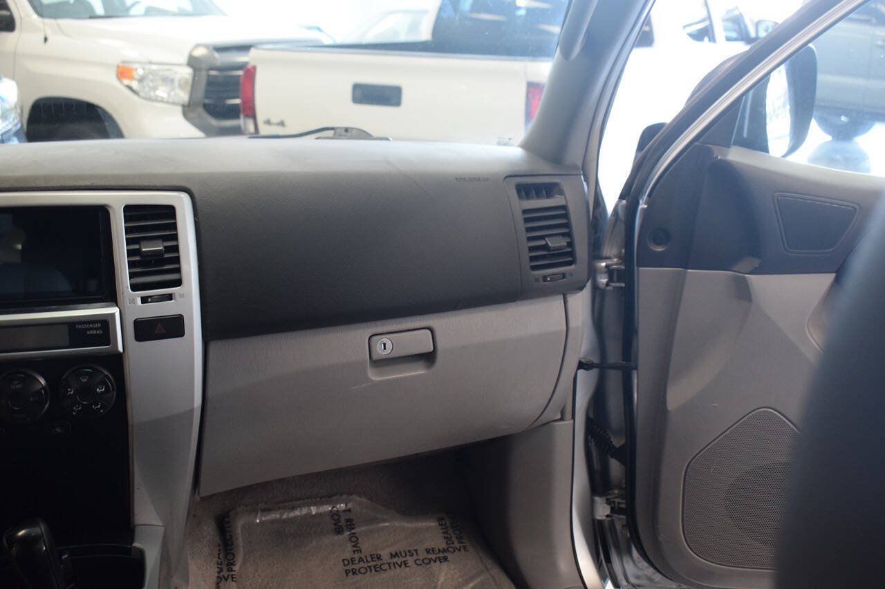 Used 2005 Toyota 4Runner Sport AWD/4WD image 19