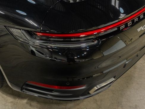 Used 2020 Porsche 911 Carrera RWD image 22