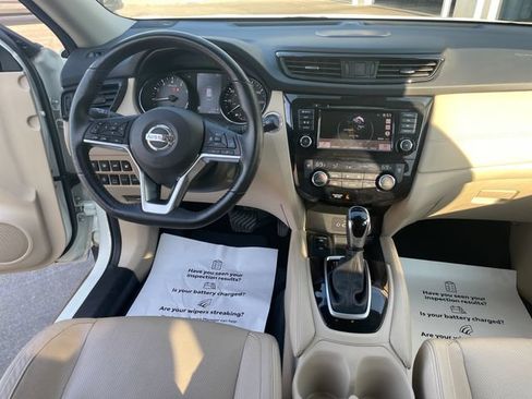 Used 2018 Nissan Rogue SL w/ Premium Package AWD/4WD image 15