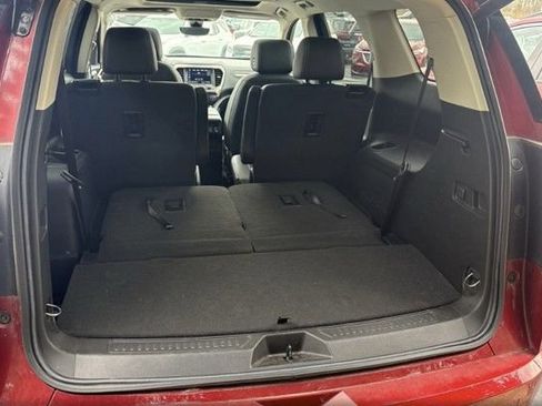 Used 2023 GMC Acadia Denali w/ Denali Ultimate Package image 8