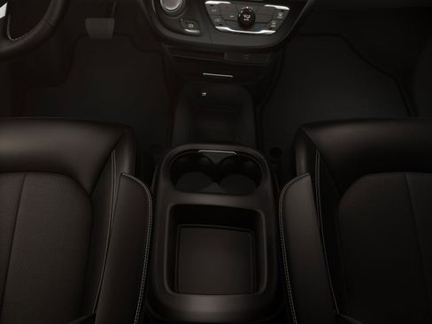 New 2026 Chrysler Voyager LX image 4