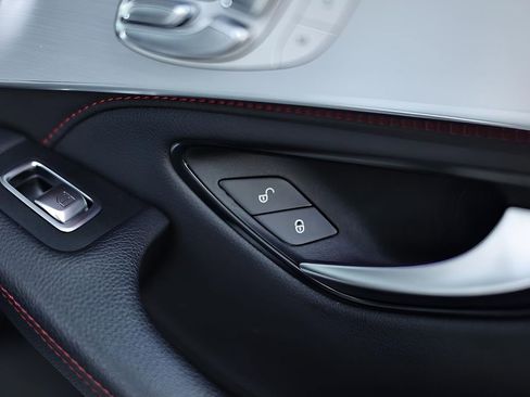 Used 2022 Mercedes-Benz GLC 43 AMG 4MATIC image 30