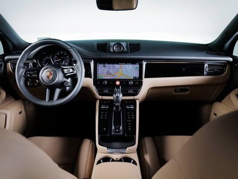 Certified 2026 Porsche Macan AWD/4WD image 12
