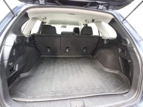 Used 2018 Subaru Outback 2.5i Premium AWD/4WD image 6