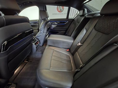 Used 2019 BMW 750i xDrive image 22