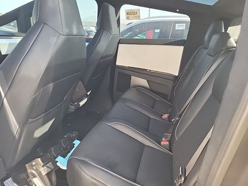 Used 2024 Tesla Cybertruck AWD Crew Cab image 4