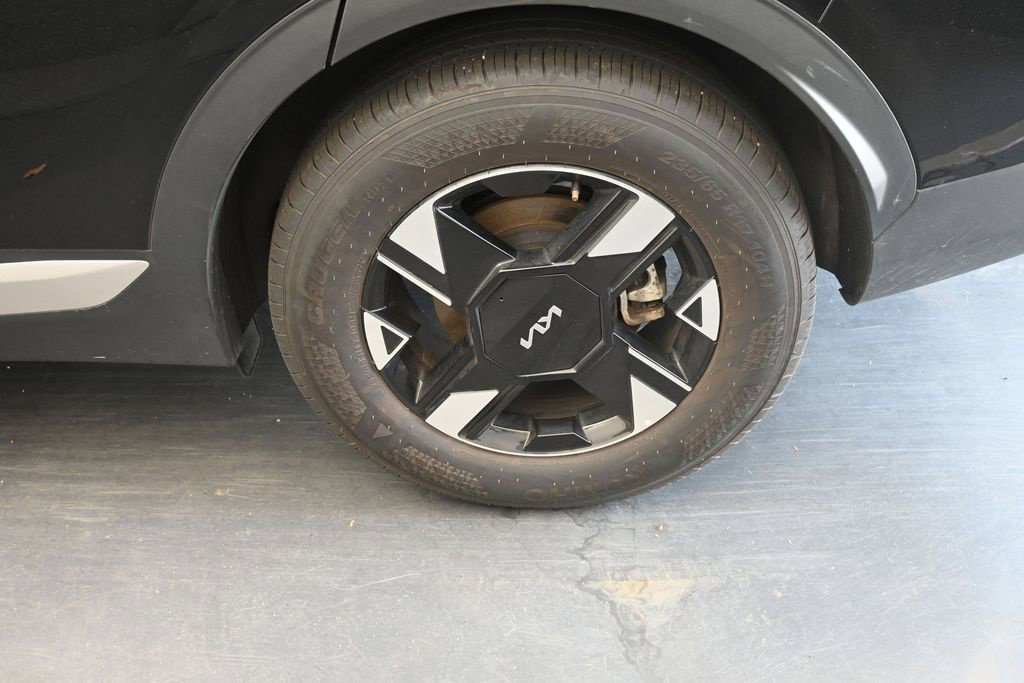 Used 2026 Kia Sportage LX FWD image 13