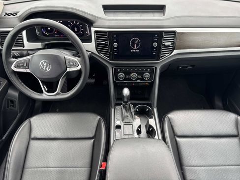 Used 2022 Volkswagen Atlas SE w/ Black Wheel Package image 9