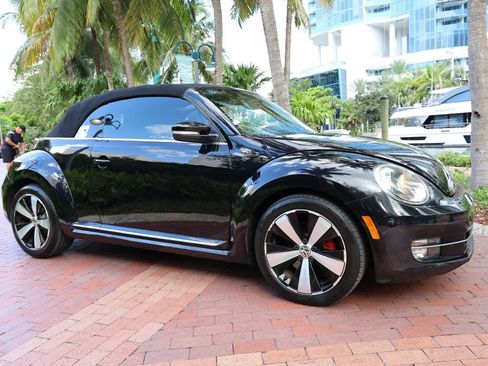 Used 2013 Volkswagen Beetle 2.0T image 17