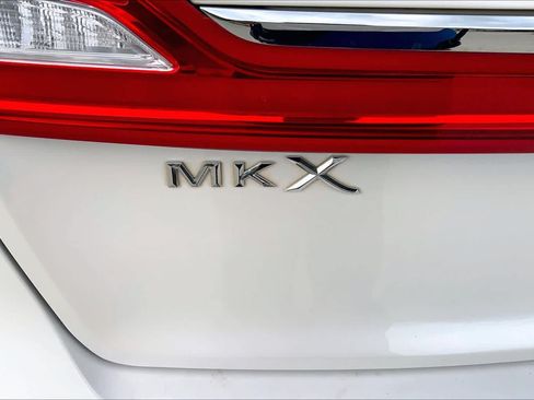 Used 2018 Lincoln MKX Reserve w/ Driver Assistance Package FWD image 32