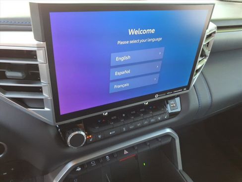 Used 2024 Toyota Tundra Platinum image 33