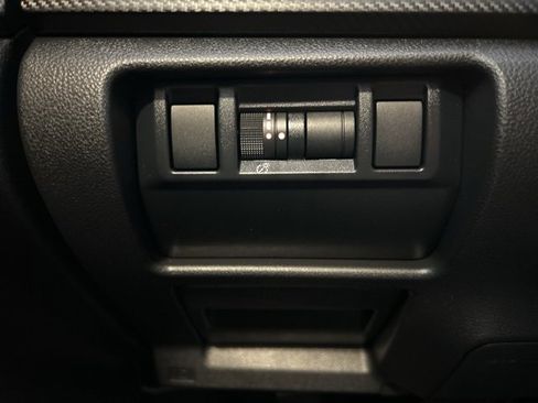 Used 2025 Subaru Crosstrek 2.0i Premium image 17