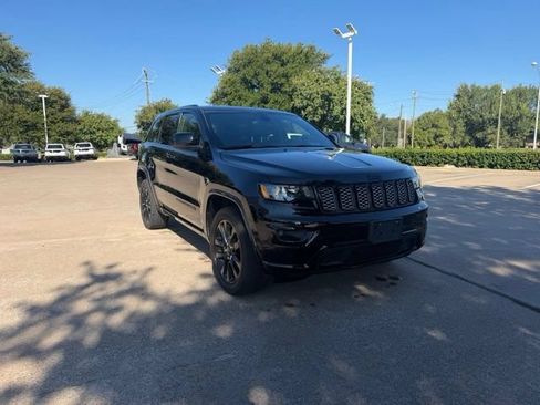Used 2021 Jeep Grand Cherokee Laredo X AWD/4WD image 1