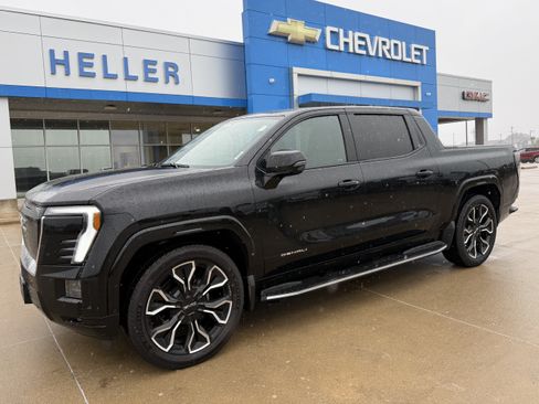 Used 2025 GMC Sierra EV Denali AWD/4WD image 3