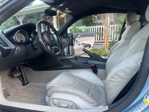 Used 2009 Audi R8 V8 w/ Enhanced Leather Pkg image 13