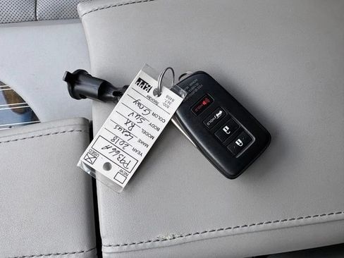 Used 2018 Lexus RX 350L Luxury w/ Accessory Package FWD image 6