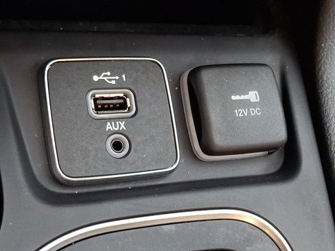 Used 2021 Jeep Cherokee Latitude Lux w/ Comfort/Convenience Group AWD/4WD image 24
