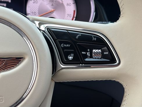 Used 2022 Bentley Continental GT AWD/4WD image 25