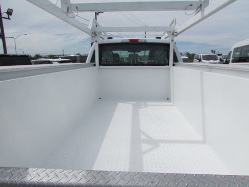 Used 2023 Ford F250 XL w/ XL Chrome Package image 16